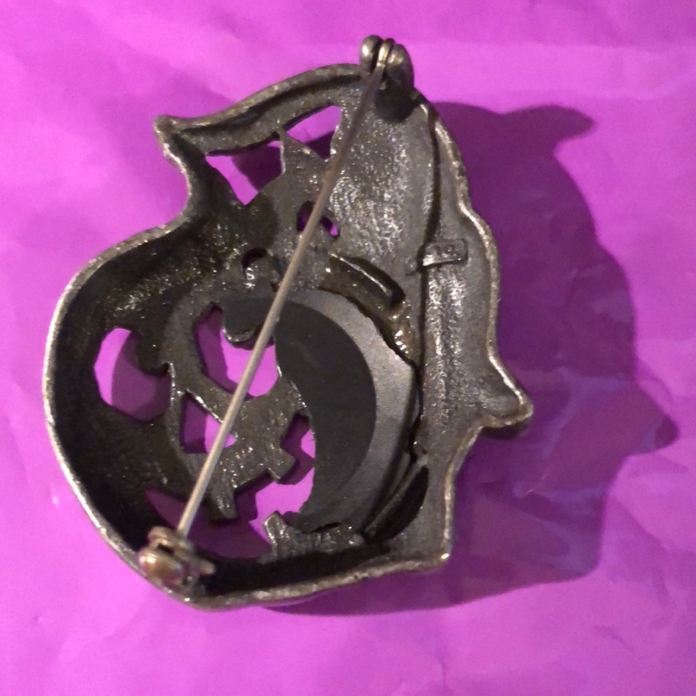 Halloween Brooch - Picture 3 of 3